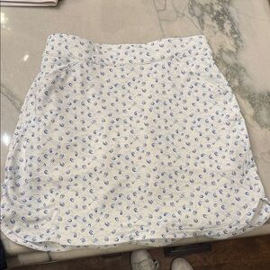 Peter Millar Women's Skort - white with blue swirls. NWT XS